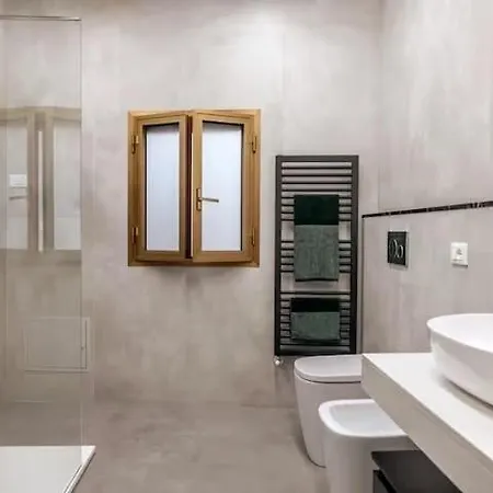 Borgo Dei Greci 6 *